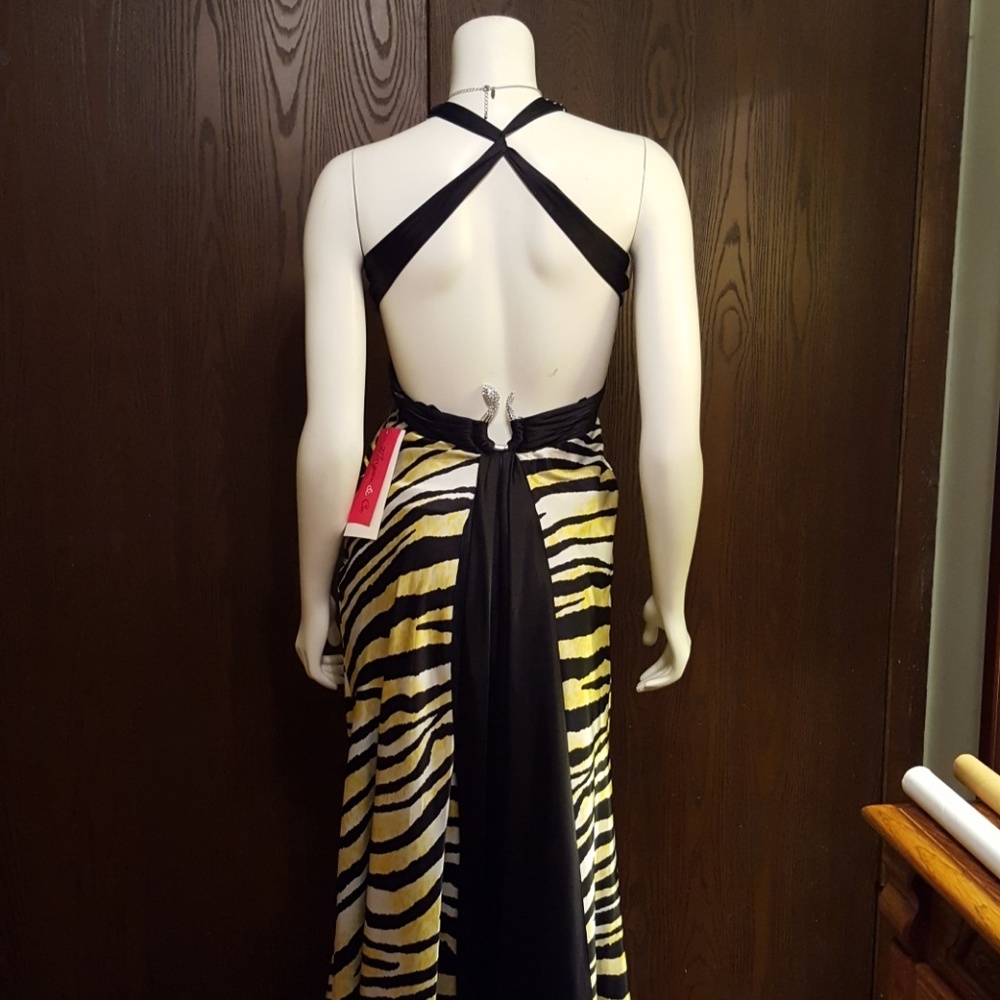 Formal gown - Picture 4 of 7